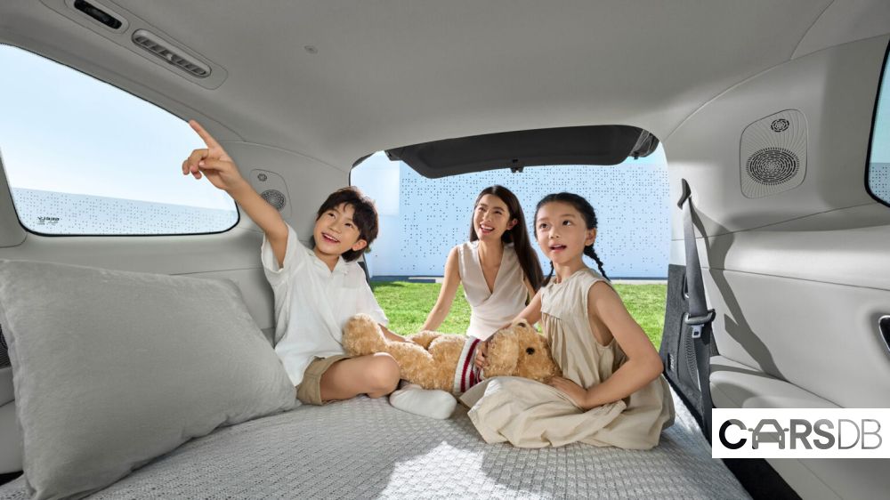 geely_galaxy_m9_presales-4-1536x864.jpg