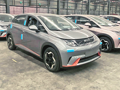 EV Pilot Project အဖြစ်တစ်နှစ်ကို EV မော်တော်ယာဉ်အစီးရေ (၃၀၀၀၀) တင်သွင်းနိုင်ရန် လျာထားသော်လည်း လက်ရှိအချိန်အထိ (၁၅၀၀)ကျော်သာ တင်သွင်းနိုင်သေး