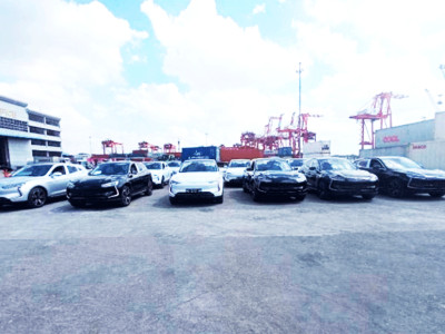 တရုတ်နိုင်ငံထုတ် EV ကား အစီးရေ (၁၆၀ )ကျော်နဲ့ EV ဆိုင်ကယ် (၂၀၀)ကျော် ပြည်တွင်းဆိပ်ကမ်းတွေကို ရောက်ရှိလာ