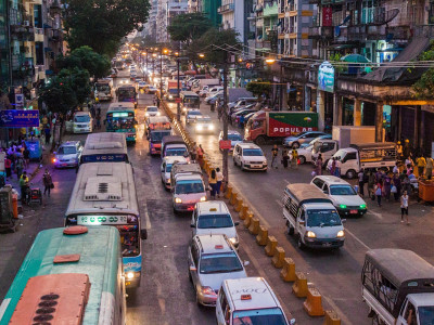 စက်သုံးဆီကားများ အ‌ဓိကထား အ‌ရောင်းအဝယ်များနေ