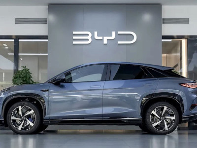 BYD just nabbed another ‘world’s first’ milestone as record sales run heats up