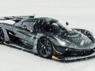 Australian billionaire who airlifted McLaren Senna into his penthouse is now getting a $3M Koenigsegg Jesko