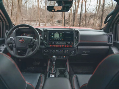 View Interior Photos of the 2025 Nissan Frontier