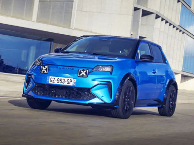 Alpine A290 hot hatch unveiled with 215bhp and 236 miles of range