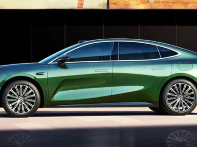 Geely Galaxy Starshine 8 PHEV with 1,600 km range entered market at 17,400 USD