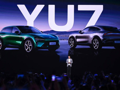 Xiaomi YU7 SUV မှာ တစ်နာရီအတွင်း အစင်းရေ ၂၈၉၀၀၀ အထိ ကြိုတင်အမှာစာ ရရှိခဲ့ပြီးနောက် Xiaomi ၏ ရှယ်ယာဈေးထိုးတက်