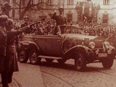 Hitler စီးခဲ့သော ကားနံပါတ် 1A 148697 တပ်ဆင်ထားသည့် Mercedes-Benz အကြောင်း
