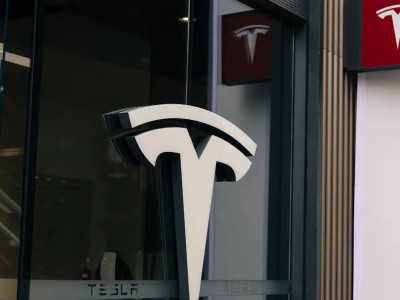 Tesla China slashes Model 3 Long Range price by 1,400 USD less than a month after launch