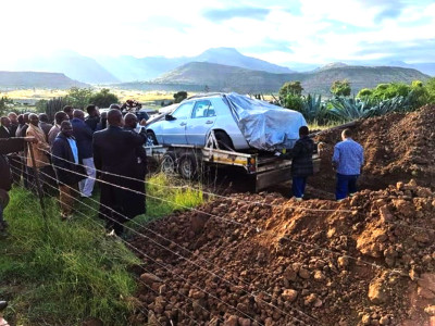 Politician Buried in His Beloved Mercedes