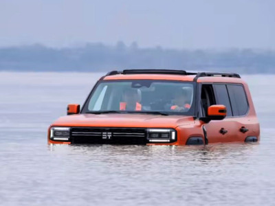 Chery’s Jetour Zongheng G700 becomes first SUV to cross the 1.5 km wide Yangtze River